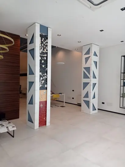 rivestimento-pilastro-hi-macs-show-room-cagliari