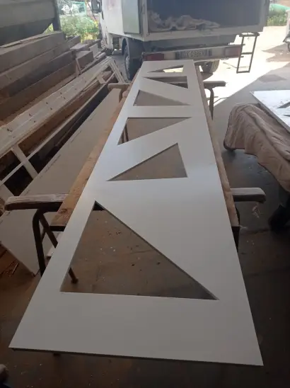 rivestimento-pilastro-hi-macs-show-room-cagliari